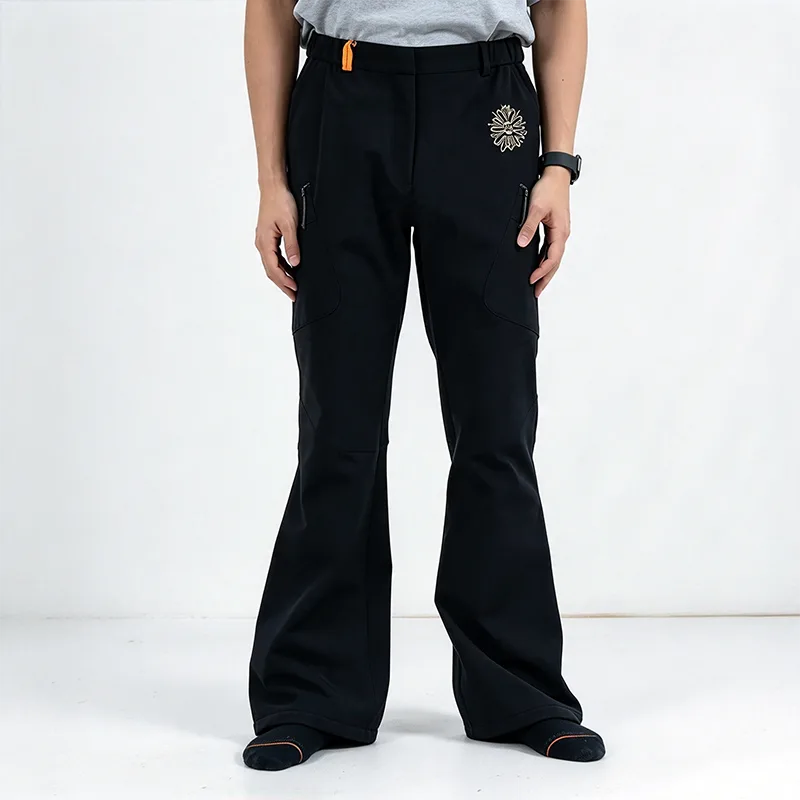 Calça cargo rígida impermeável alargada com tecido térmico e bolsos com zíper angular Calça cargo rígida impermeável alargada com tecido térmico e bolsos com zíper angular