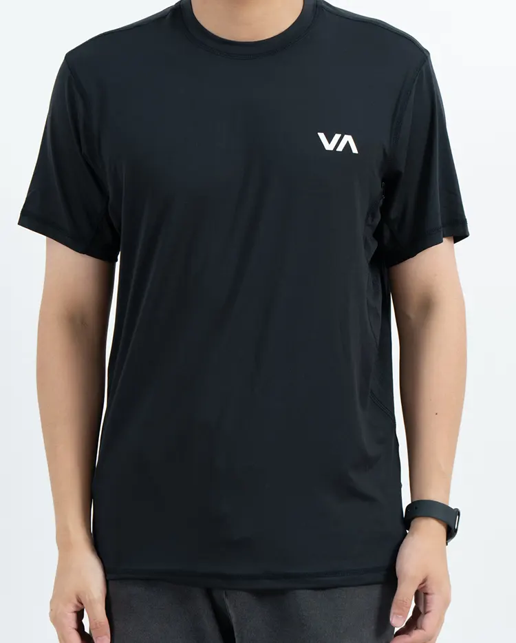 Black Quick-Dry Crew Neck T-Shirt with Contoured Side Seams and Chest Logo