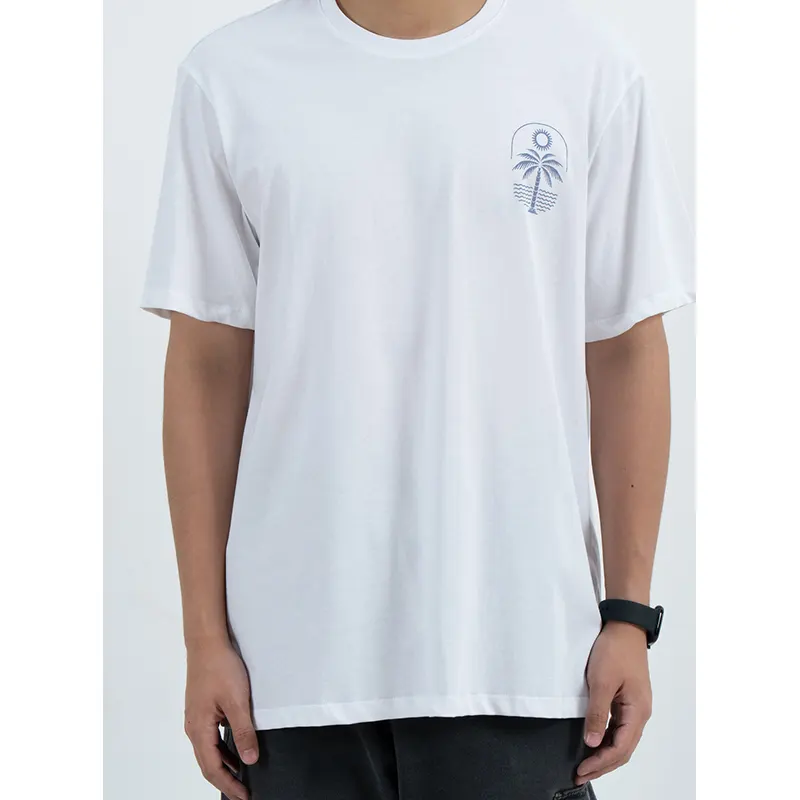Camiseta descontraída com gola redonda e gráficos no peito e nas costas de palmeira