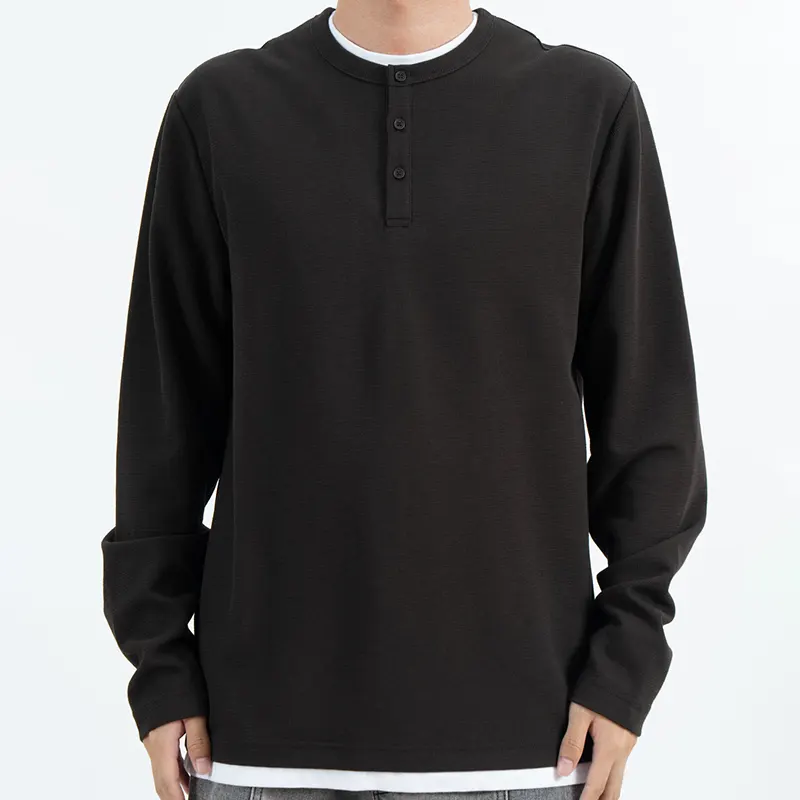 Camisa Henley descontraída de manga comprida com carcela de três botões